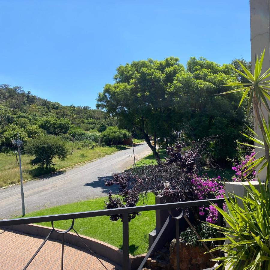 Glenvista Home With A View Johannesburg Esterno foto