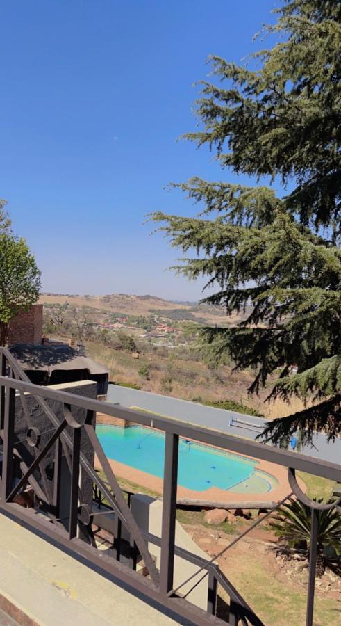 Glenvista Home With A View Johannesburg Esterno foto